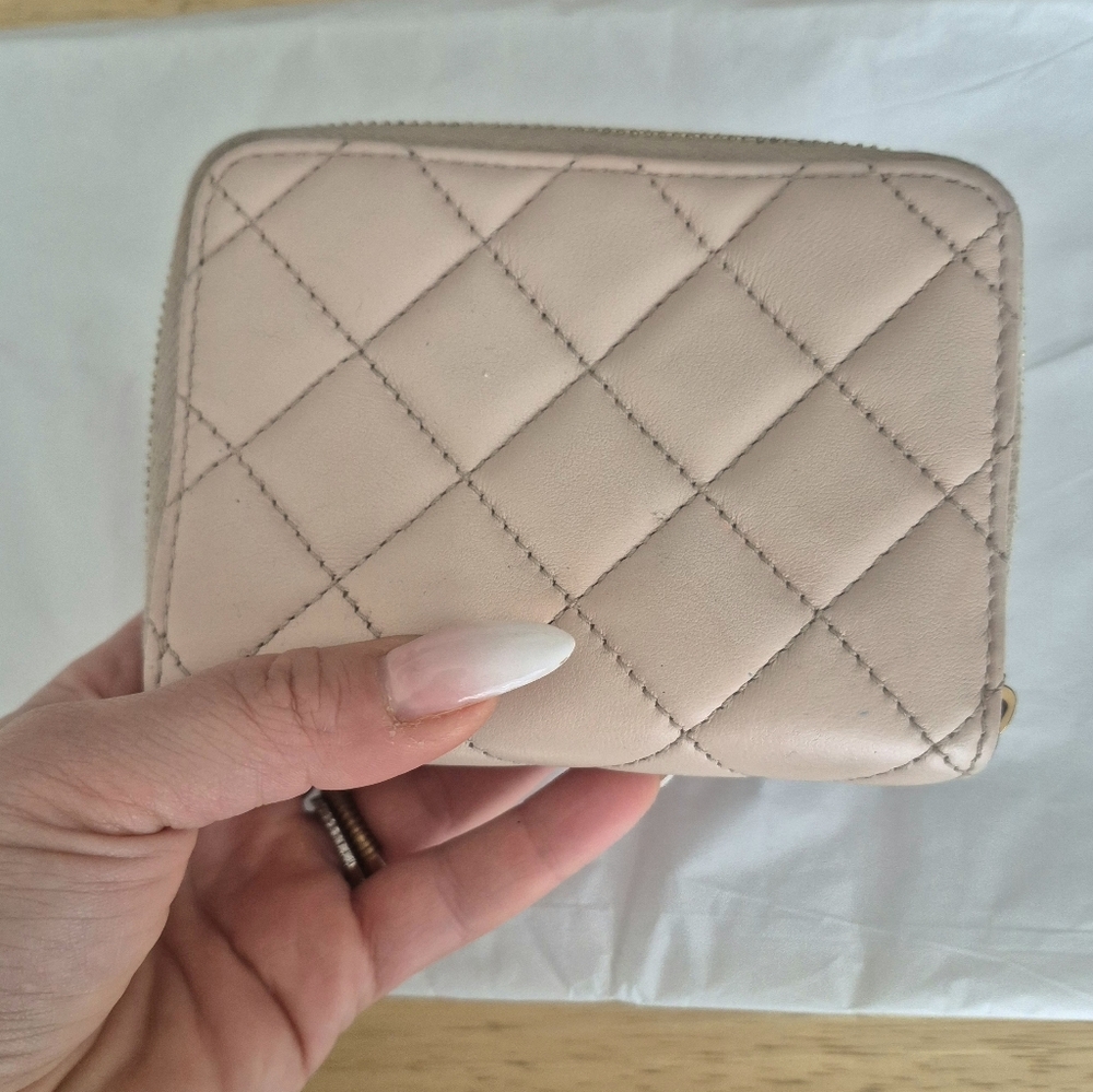 Versace Quilted Leather Medusa Wallet - Picture 3 of 15